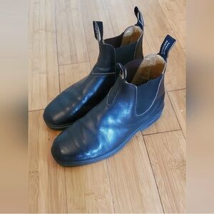 Size 8AUS (10US) Blundstone Chisel Toe boots.